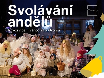 Svolávání andělů k rozsvícení vánočního stromu